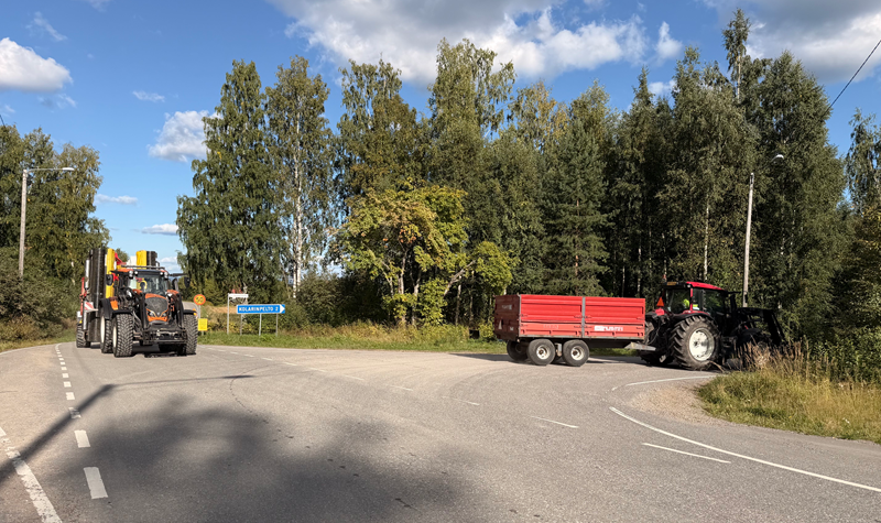 Tilakokojen kasvu lisää traktoreiden ja muun maatalouskaluston liikkumista sekä kuljetusmatkojen pituutta.